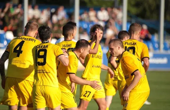 Футболисты "Шахтёра" / vk.com/fcshakhterby