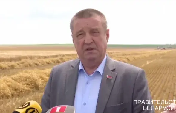 Віцэ-прэм'ер Леанід Заяц у полі
