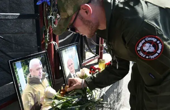 Пасля смерці Яўгена Прыгожына вагнераўцы стваралі "стыхійныя мемарыялы" / AFP/Getty Images