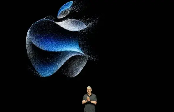 CEO Apple Тим Кук на презентации новой модели iPhone / Reuters