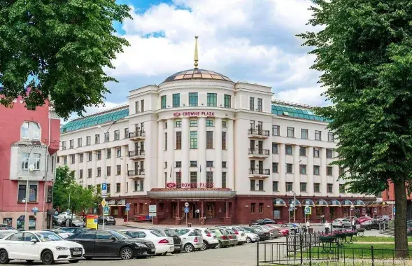 Гатэль Crowne Plaza