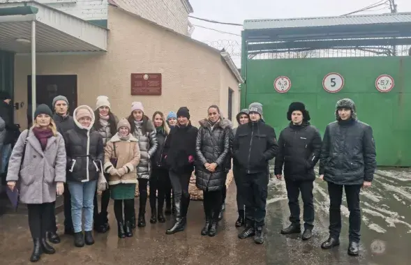 В колонии