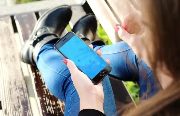 Ранее Tinder перестал работать в России, иллюстративное фото