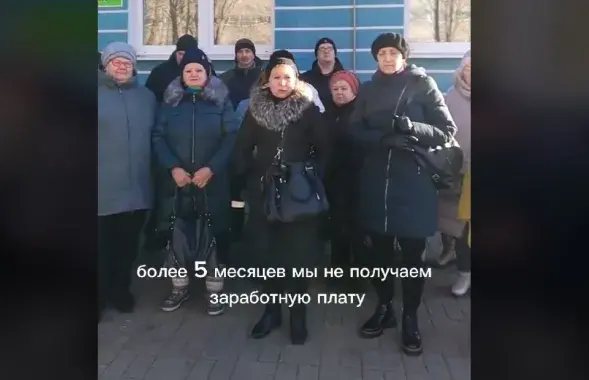 Скриншот видео из TikTok, которое записали сотрудники рыбокомбината "Столичный"
