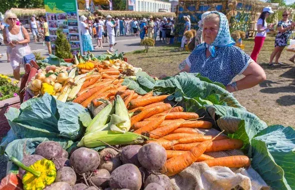 Продаж гародніны на Палессі
