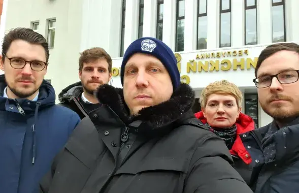 Дыпламаты прыйшлі падтрымаць палітвязня Уладзіслава Беладзеда
