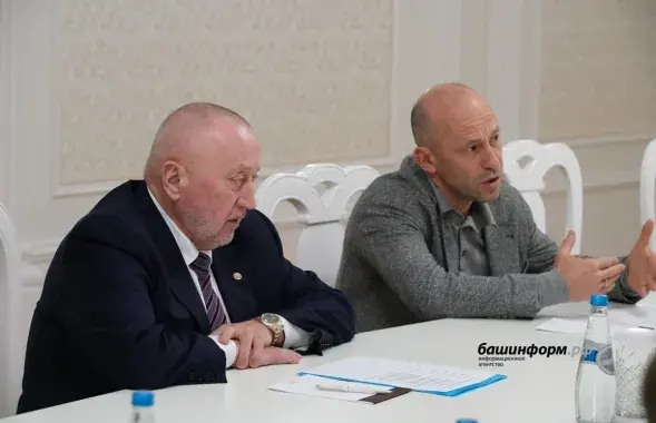 Аляксандр Машэнскі (справа) на перамовах у Башкартастане

