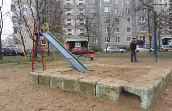 Во дворе
