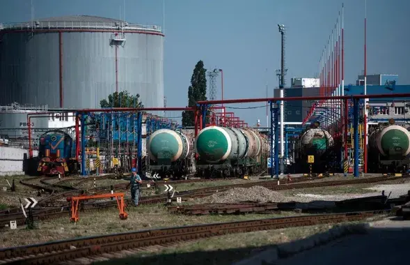 Поставки белорусского бензина в Россию растут, иллюстративное фото
