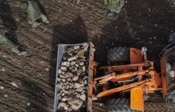 Военные еще несколько недель будут собирать камни
