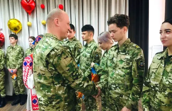 Детский "военно-патриотический" клуб, иллюстративное фото
