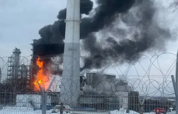 Пажар на НПЗ у Ніжагародскай вобласці
