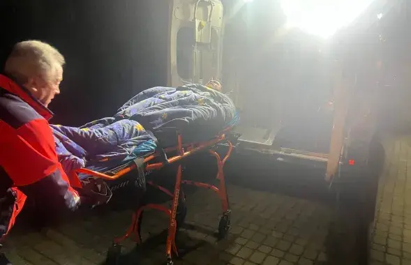 Леонида Волкова везут в больницу

