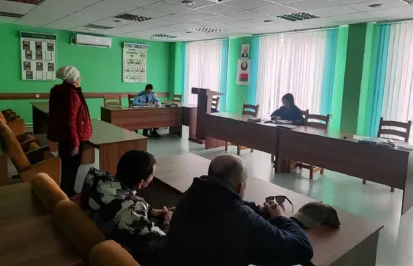 Суд провели в милиции
