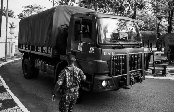 Военный грузовик, иллюстративное фото
