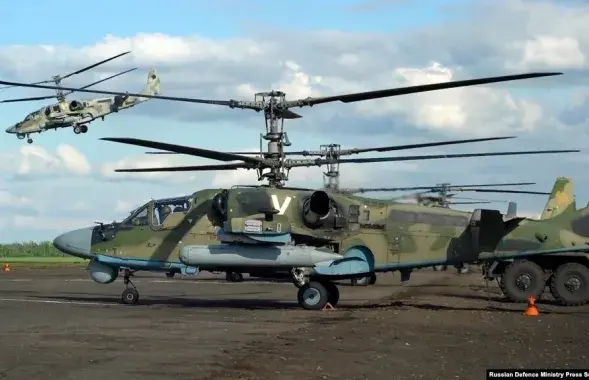На аэродроме под Джанкоем дислоцируются российские вертолеты, иллюстративное фото
