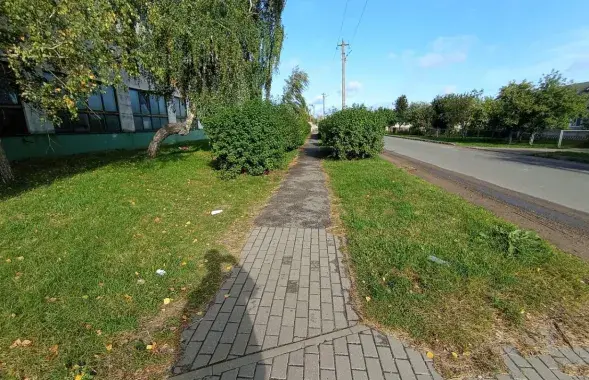 Тратуар, які прадаюць у Слуцку
