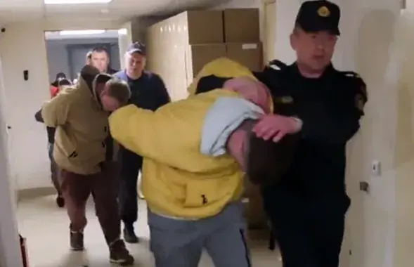 У судзе
