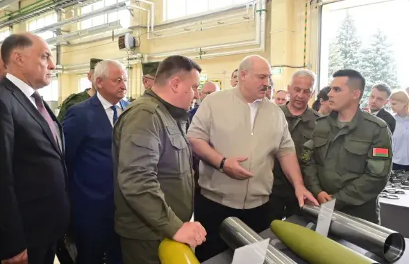Лукашенко на заводе "Легмаш"
