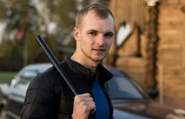 Дзяніс Дзікун
