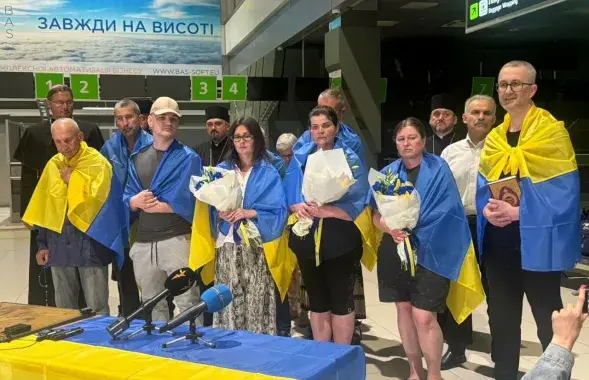Увечары 28 чэрвеня з'явілася раптоўная навіна пра вызваленне пецярых палітвязняў з беларускіх калоній.

