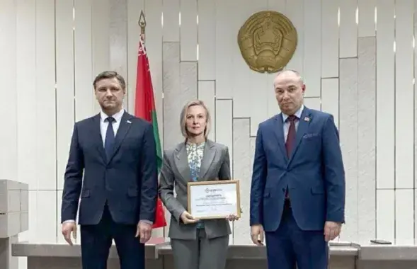 Лилия Драгель рядом с министрами
