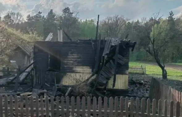 На пажары ў вёсцы Ястрабель загінула 4 дзяцей
