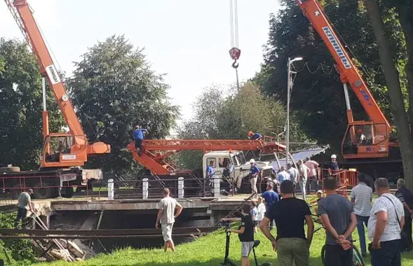 Операция по спасению автовышки прошла успешно
