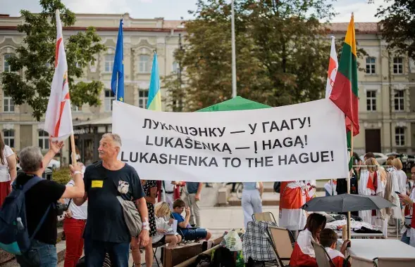 На акции белорусов в Вильнюсе, 9 августа 2024-го
