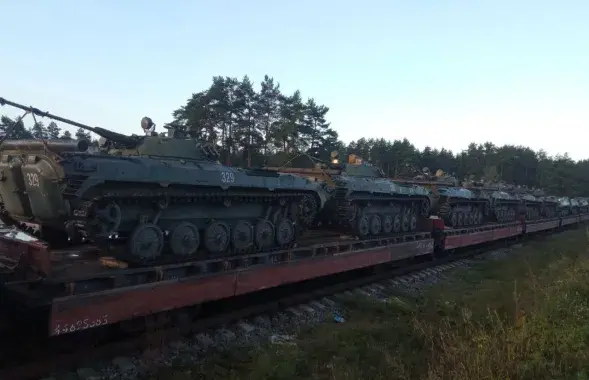 Бронетехнику с Гродненщины перебросили в Гомельскую область
