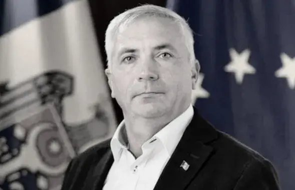 Юрий Песат
