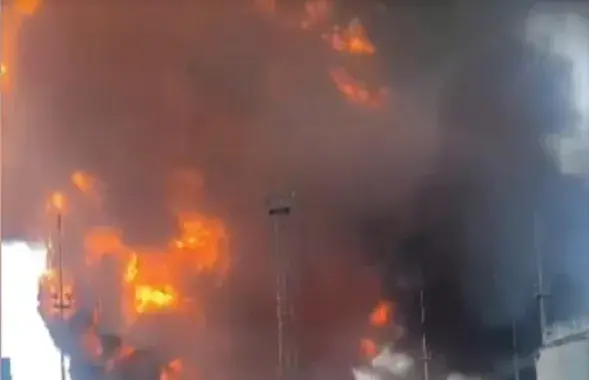 Пожар пытаются хотя бы локализовать
