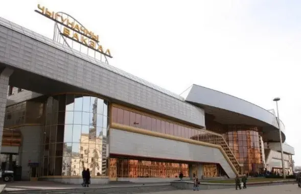 П'яны мужчына затапіў чыгуначны вакзал у Мінску
