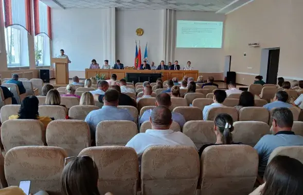 На нарадзе прапанавалі "весці барацьбу" за маладых спецыялістаў
