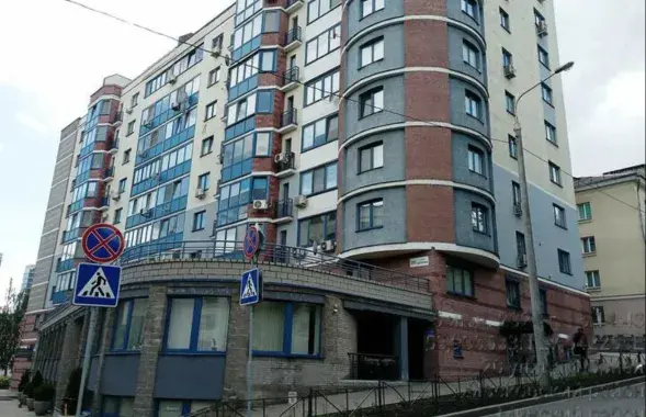 Дом па вуліцы Шорнай, дзе размяшчаецца былы офіс Эдуарда Бабарыкі
