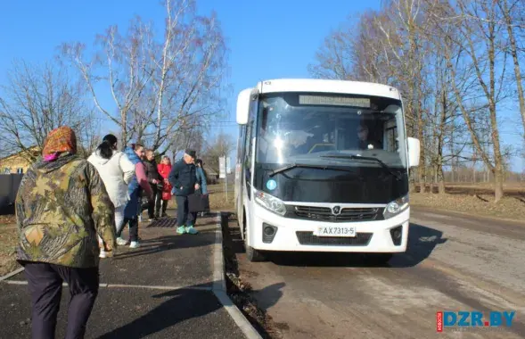 Автобус в деревне
