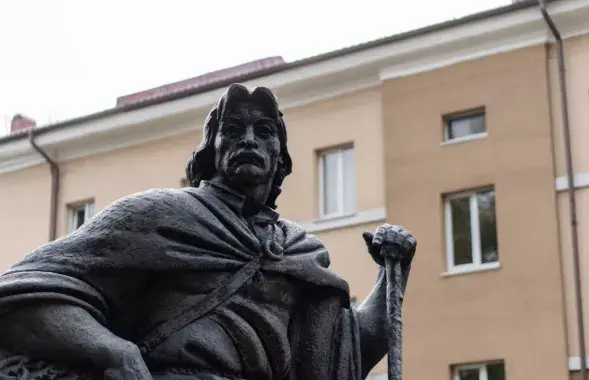 Помнік прывезлі з Беларусі 20 гадоў таму
