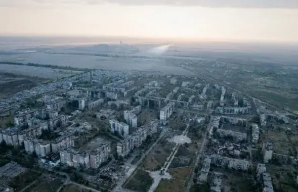 Вуглядар у руінах
