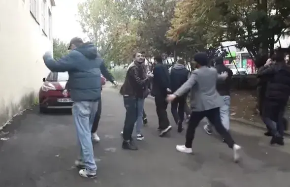 Драка около участка&nbsp;

