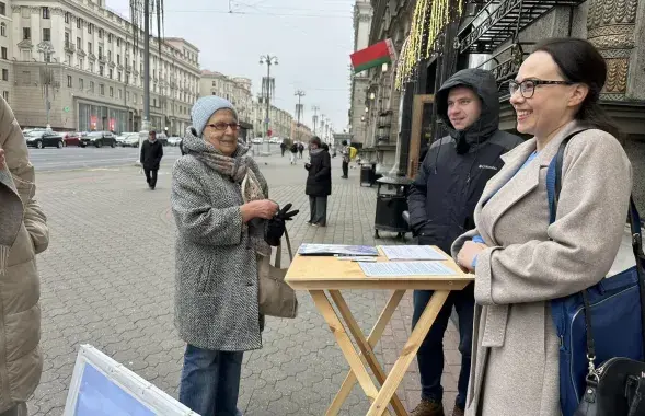 Ганна Канапацкая збірае подпісы
