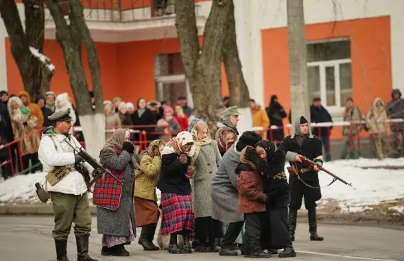 "Рэканструкцыя генацыду"
