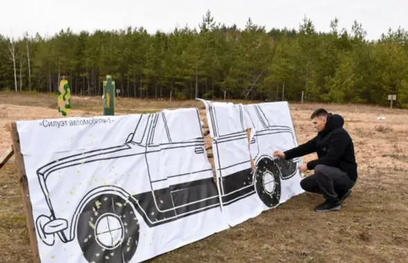 Гаишники стреляли по "автомобилю" на полигоне
