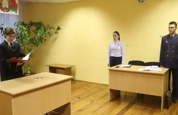 Показательный суд в Лунинце
