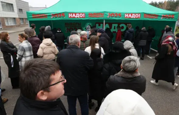Падпісны пікет Лукашэнкі ў Парку высокіх тэхналогій

