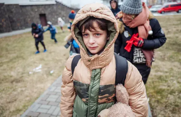 Эвакуяваныя з паўднёвага ўсходу Украіны дзеці ў Львове 6 сакавіка 2022 года
