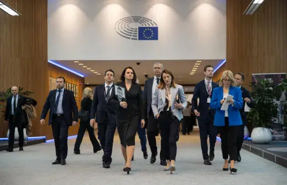 Святлана Ціханоўская, Павел Латушка, Раберта Метсола ў Еўрапарламенце
