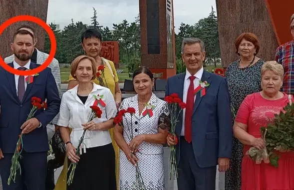 Владимир Зубков крайний слева
