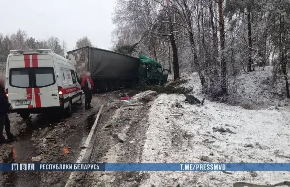 Страшная аварыя на слізкай дарозе забрала тры жыцці
