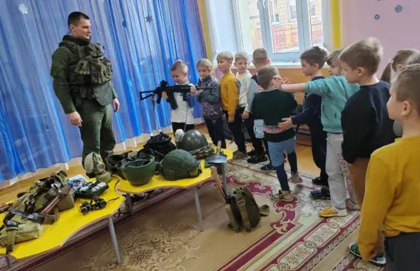 Дети с оружием
