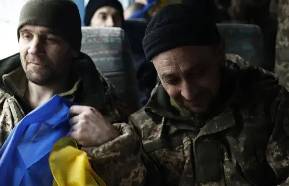 Украінскія вайскоўцы вярнуліся з расіскага палону
